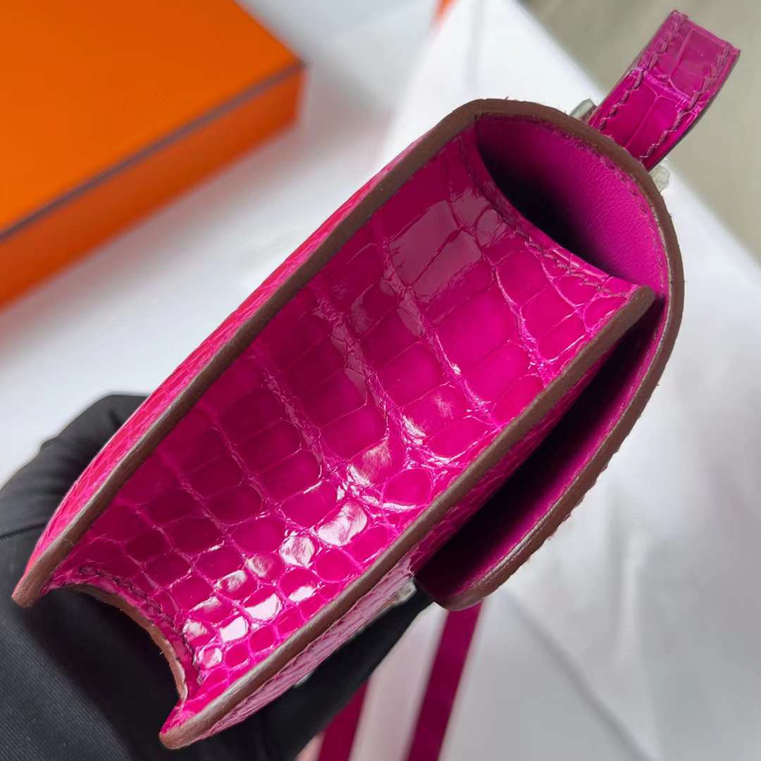 Hermès（爱马仕）Constance 空姐包 亮面美洲鳄鱼皮 Shiny Alligator Crocodile J5 天方夜谭粉紫 银扣 14cm 全手工蜡线缝制 Phw