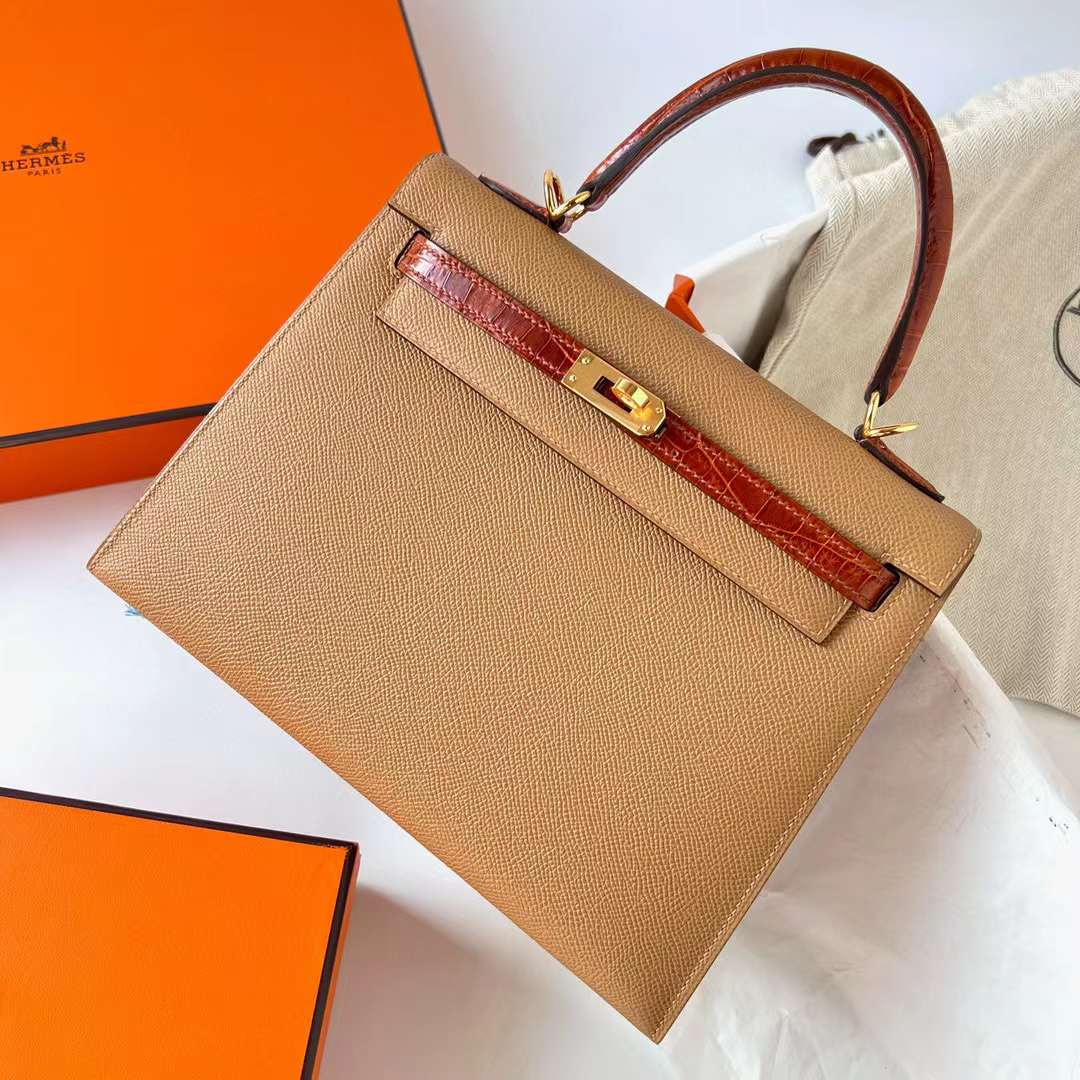 Hermès（爱马仕）Kelly 凯莉包 Touch Epsom 拼 亮面尼罗鳄鱼皮 奶茶色 拼 蜜糖棕 金扣 25cm 全手工蜡线缝制 Ghw