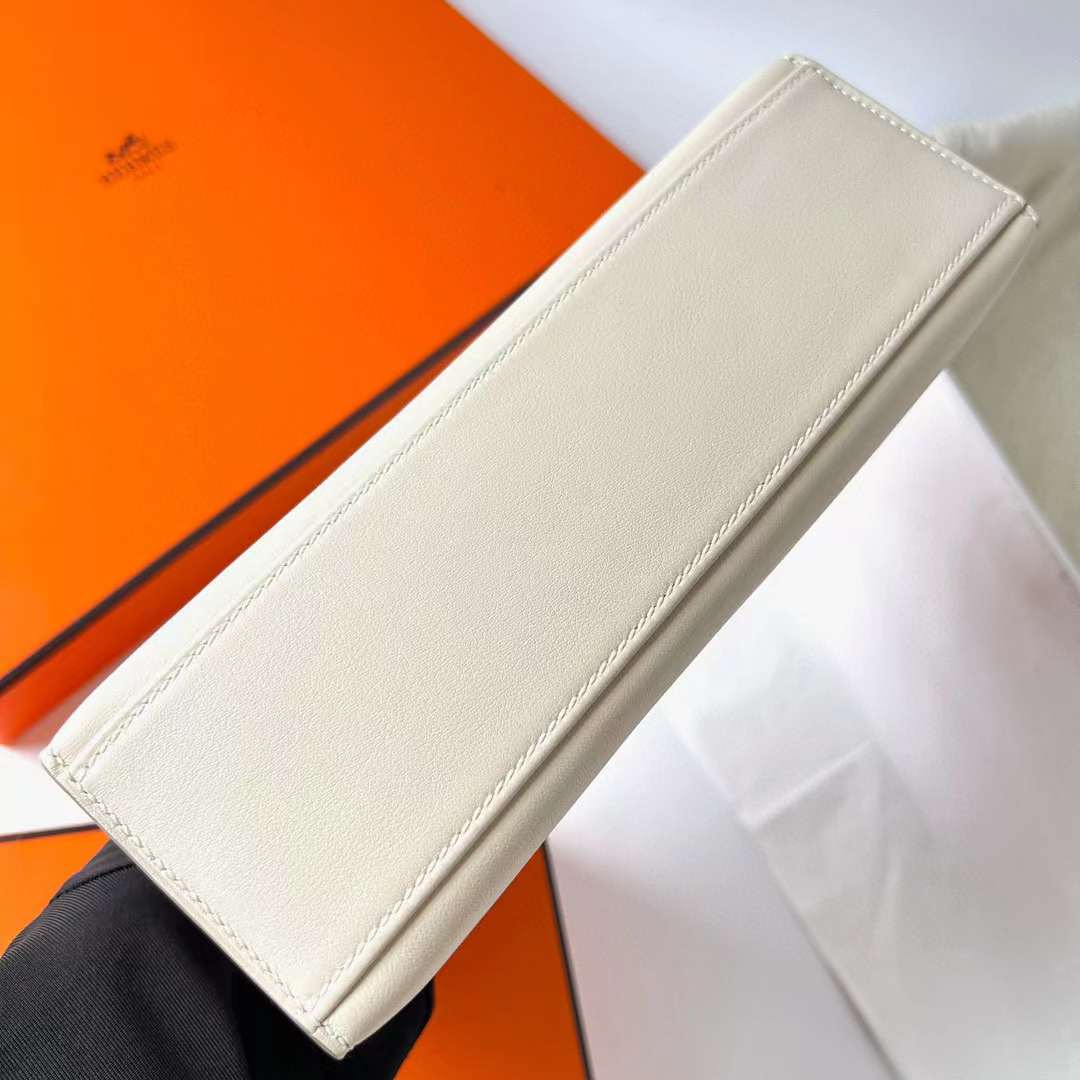 Hermès（爱马仕）Mini Kelly Pochette Swift Ck10 奶昔白 金扣 22cm 全手工蜡线缝制 Ghw