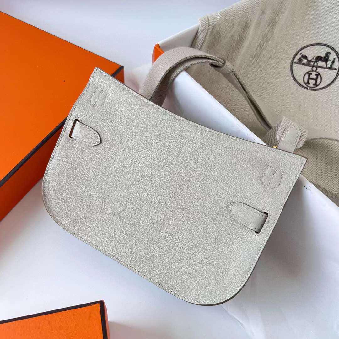 Hermès（爱马仕）Mini Jypsiere 迷你 吉普赛 Evercolor 8L 冰川白 金扣 23cm 全手工蜡线缝制 Ghw