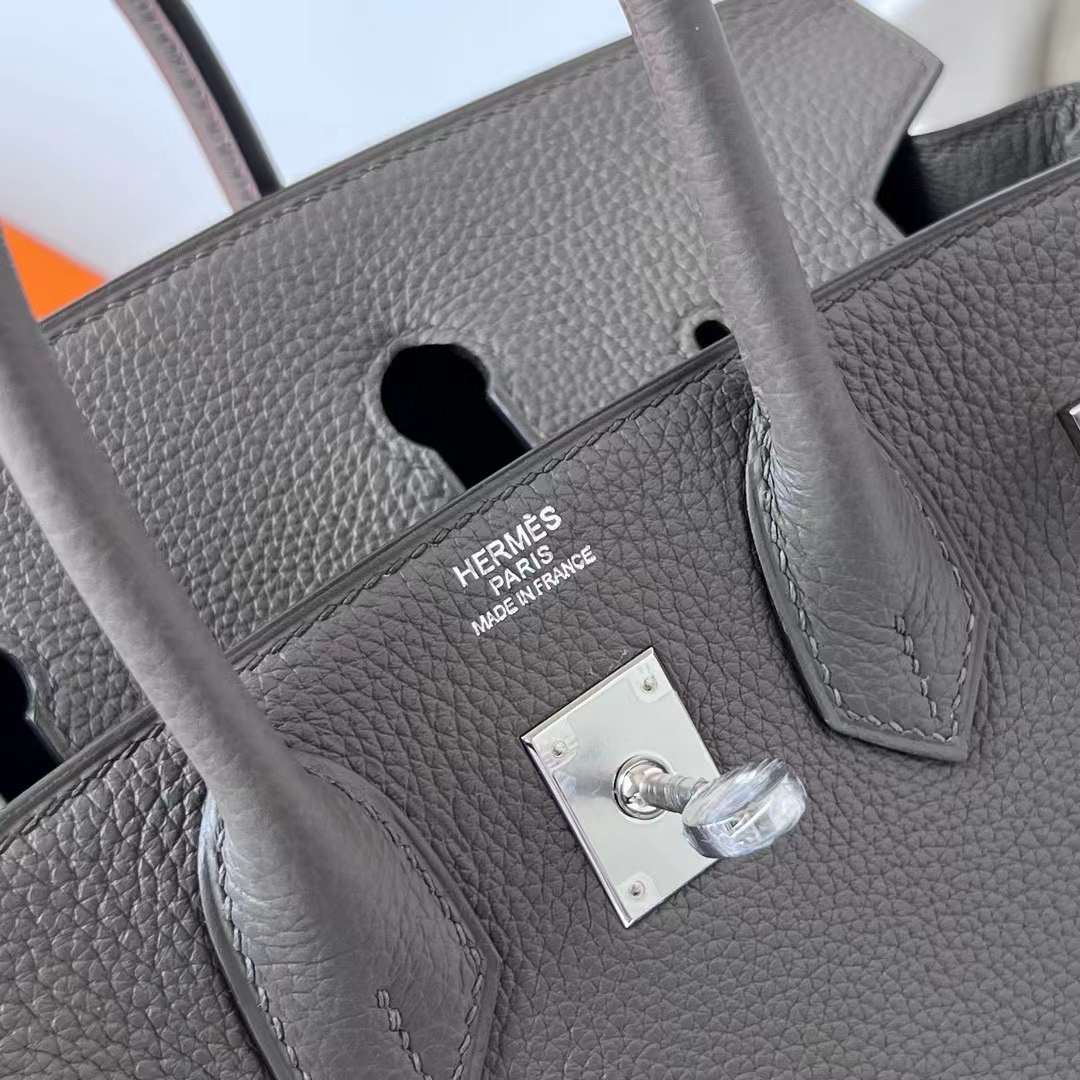 Hermès（爱马仕）Birkin 铂金包 Togo 进口德国小牛皮 8F 锡器灰 银扣 25cm 全手工蜡线缝制 Phw