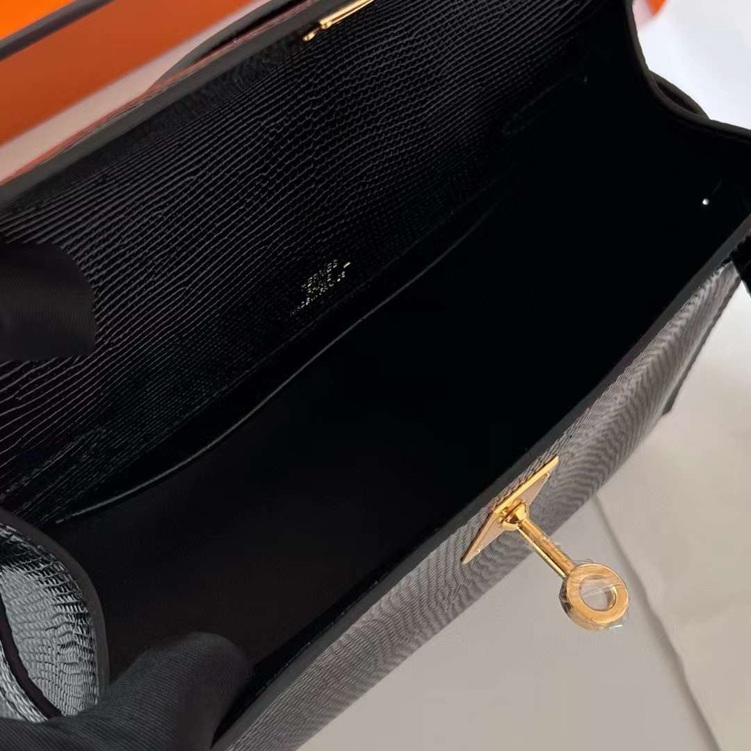 Hermès（爱马仕）Mini Kelly Pochette Lizard 进口蜥蜴皮 Ck89 黑色 金扣 22cm 全手工蜡线缝制 Ghw