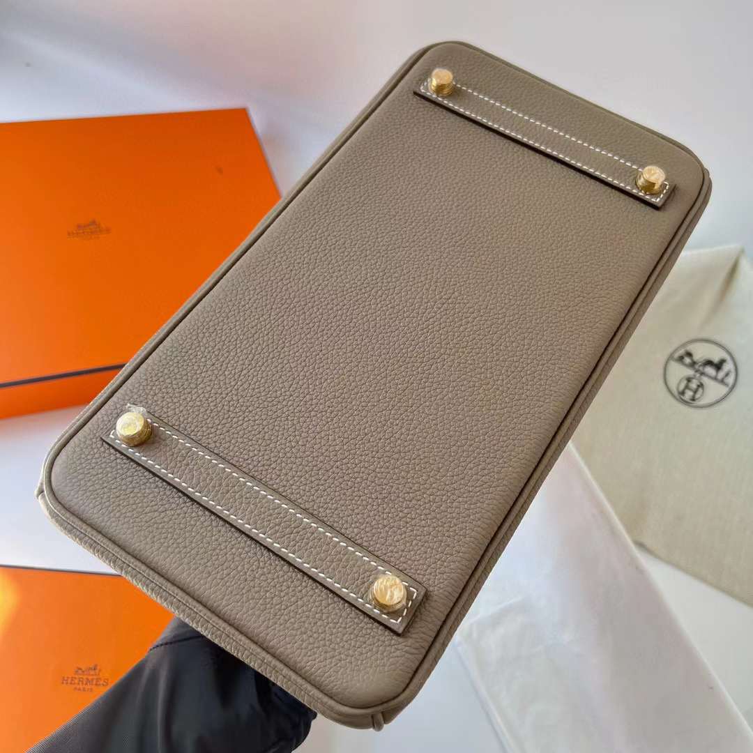 Hermès（爱马仕）Birkin 铂金包 Togo 进口小牛皮 Ck18 大象灰 金扣 30cm 全手工蜡线缝制 Ghw