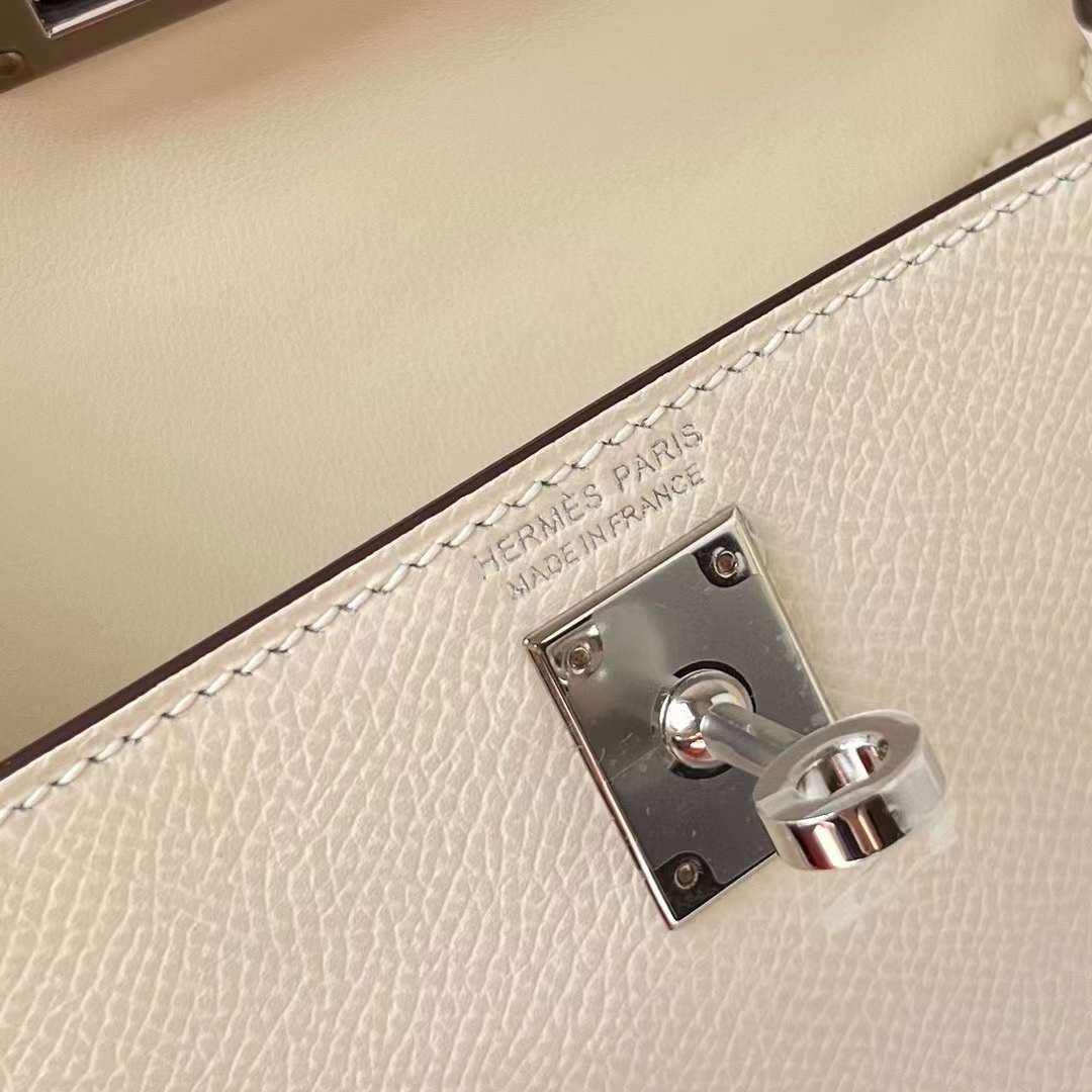Hermès（爱马仕）Mini Kelly 迷你凯莉 Epsom i2 奶油白 拼 1z 小鸡黄 拼 2S 芝麻色 银扣 19cm 全手工蜡线缝制 Phw