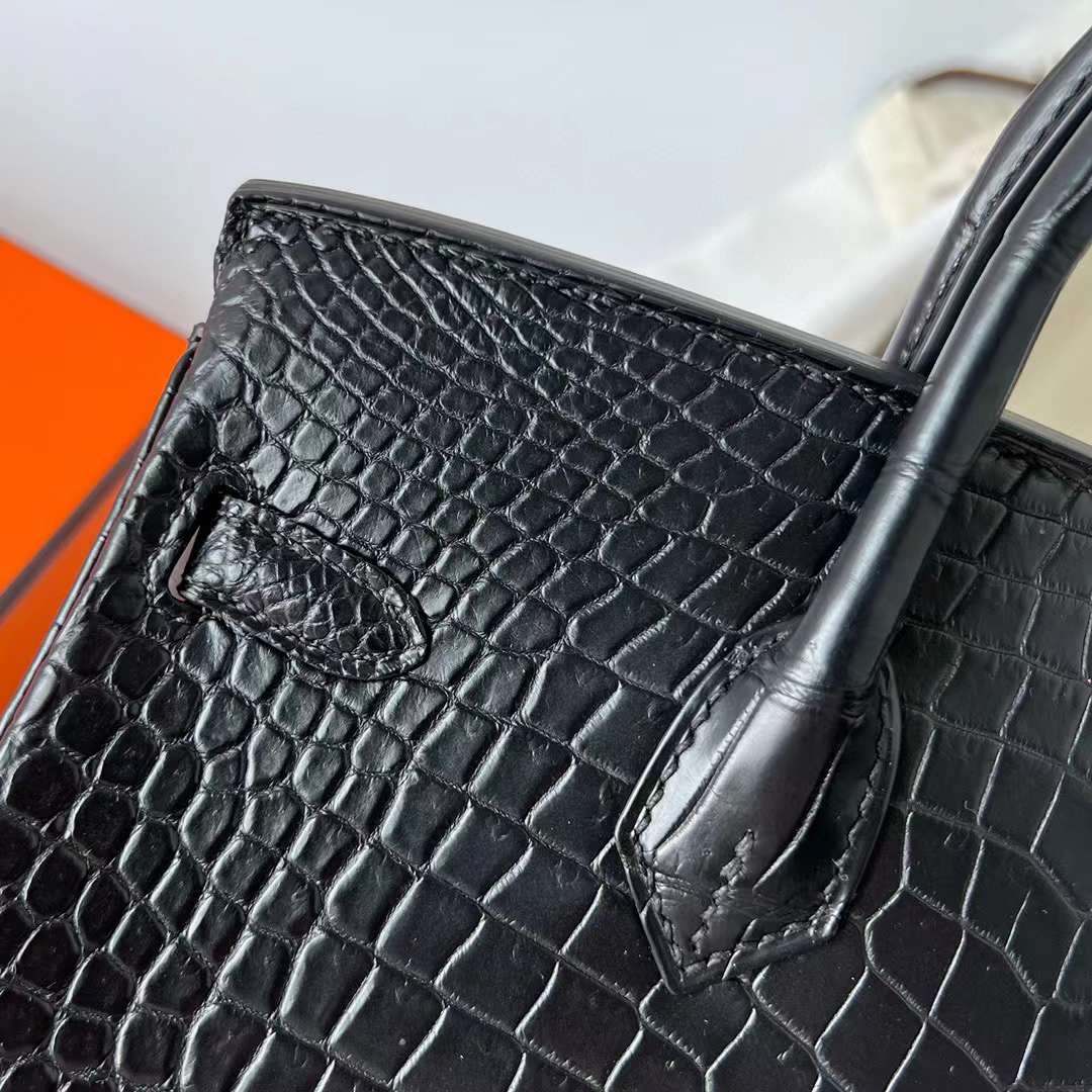 Hermès（爱马仕）Birkin 铂金包 雾面倒v澳洲湾鳄 Matte Porosus Crocodile Ck89 黑色 金扣 25cm 全手工蜡线缝制 Ghw