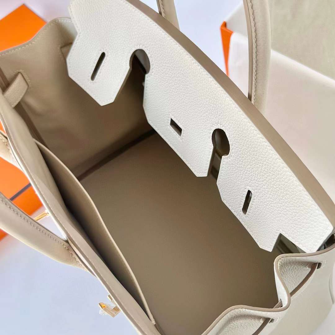 Hermès（爱马仕）Birkin 铂金包 Togo 进口小牛皮 Ck10 奶昔白 金扣 30cm 全手工蜡线缝制 Ghw