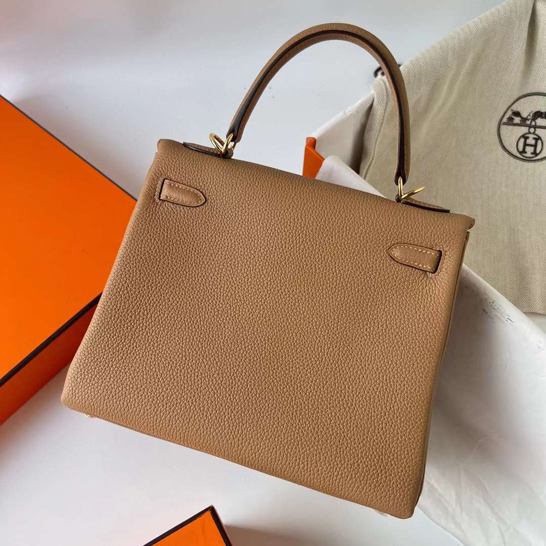Hermès（爱马仕）Kelly 凯莉包 Togo 进口德国小牛皮 0M 奶茶色 金扣 25cm 全手工蜡线缝制 Ghw