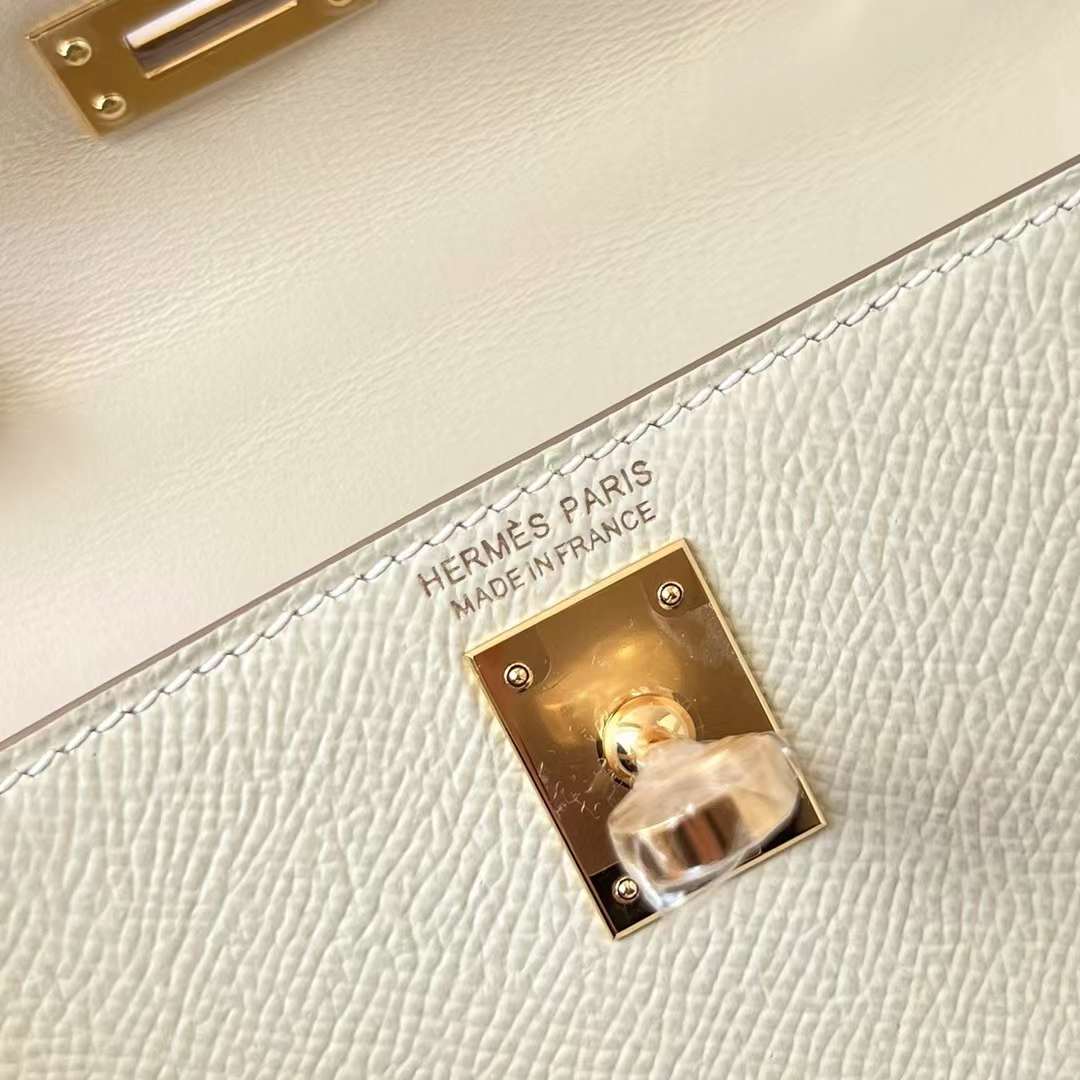 Hermès（爱马仕）Mini Kelly 迷你凯莉 Epsom Ck10 奶昔白 金扣 19cm 全手工蜡线缝制 Ghw