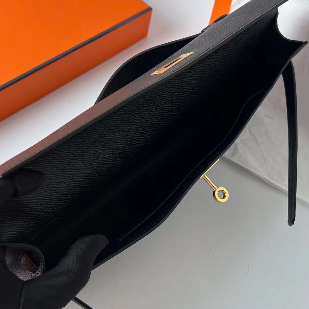 Hermès（爱马仕）Kelly cut 手拿包 Epsom Ck89 黑色 金扣 31cm 全手工蜡线缝制 Ghw