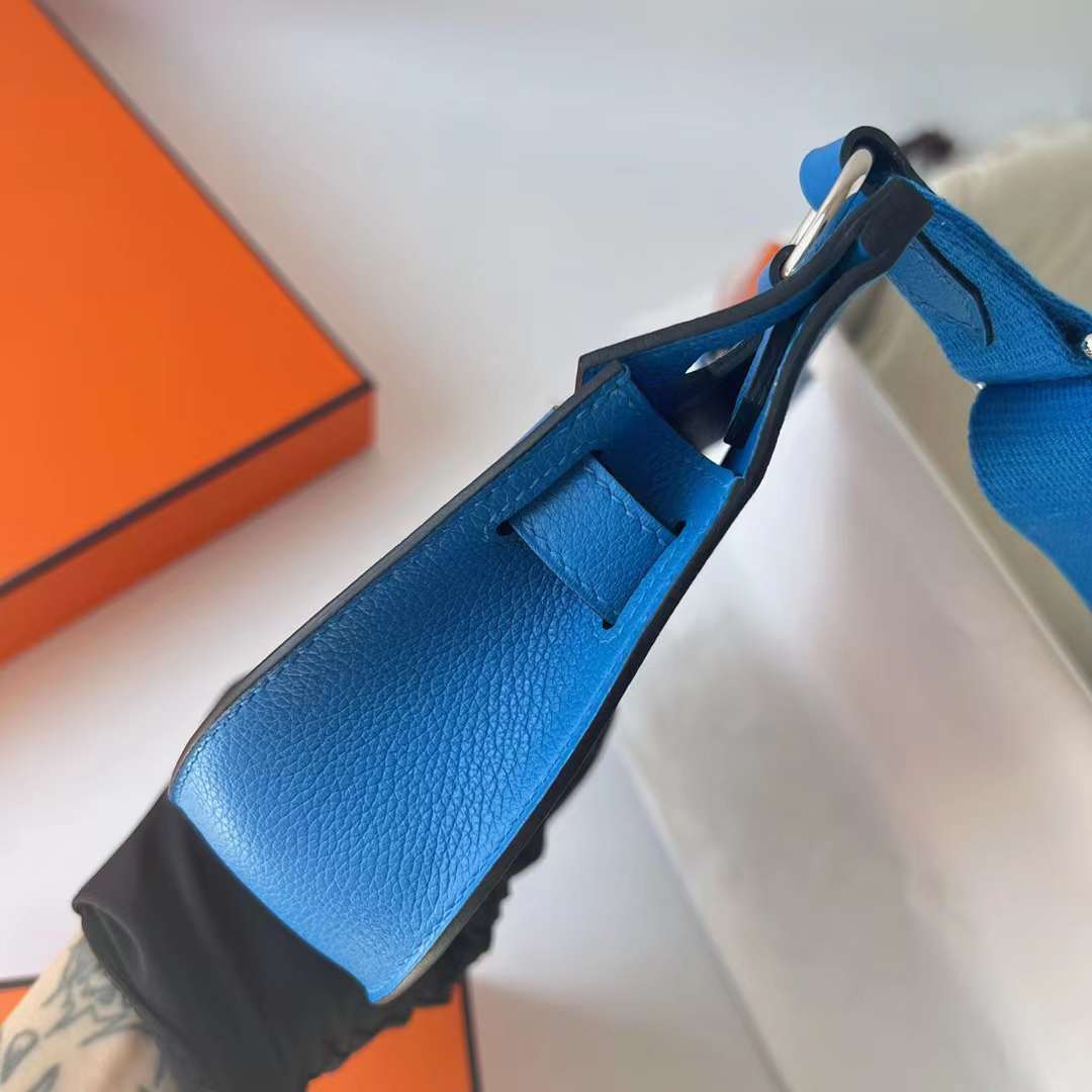 Hermès（爱马仕）Mini Jypsiere Evercolor Ck71 法国蓝 银扣 23cm 全手工蜡线缝 Phw