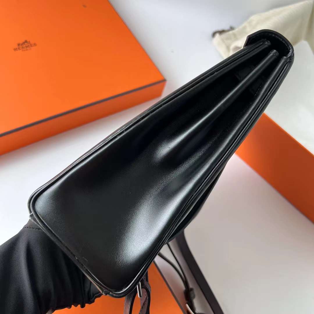 Hermès（爱马仕）Kelly Ado 双肩包 Boxcalf Ck89 黑色 银扣 22cm 全手工蜡线缝制 Phw