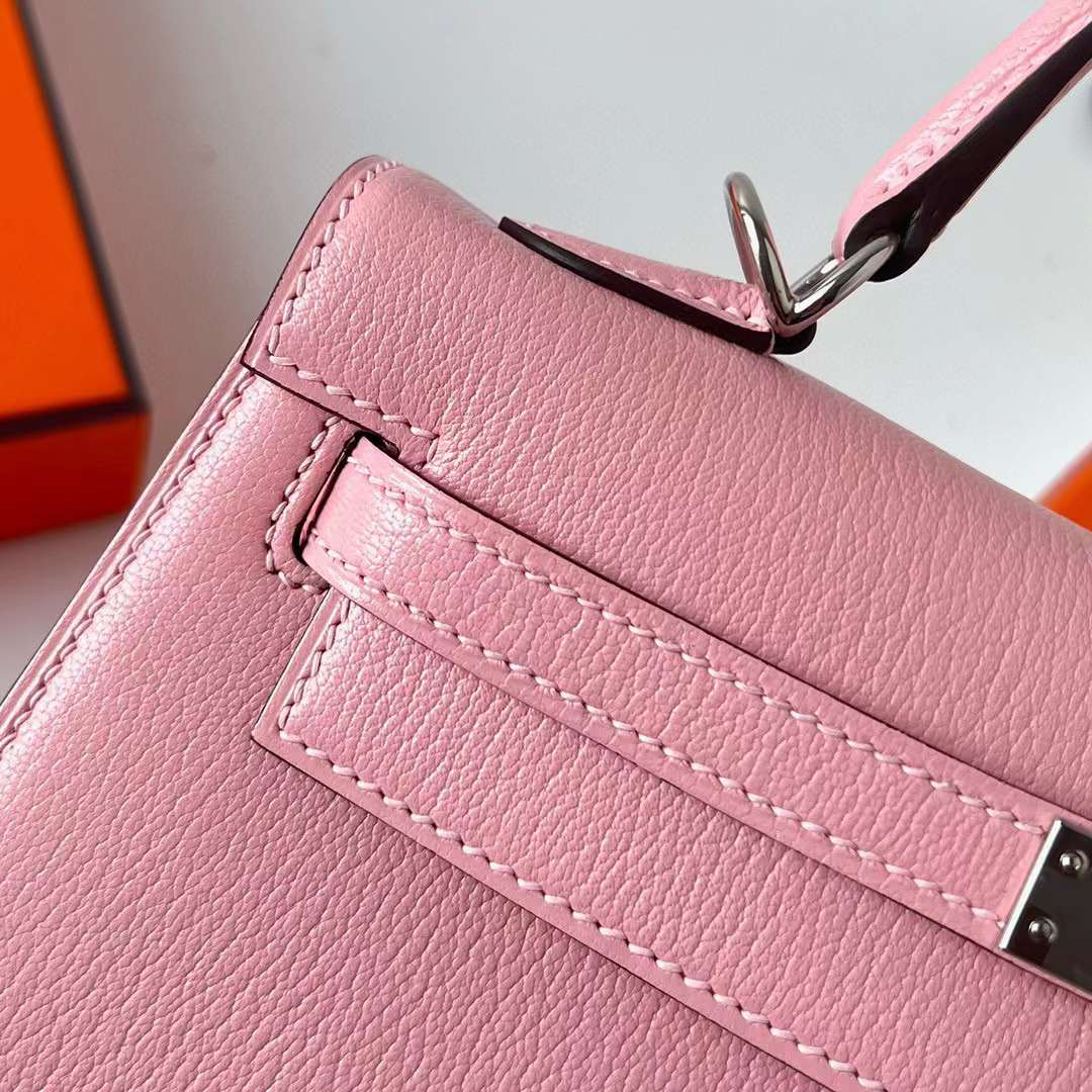Hermès（爱马仕）Kelly 凯莉包 Chevre 进口山羊皮 3Q 新粉色 内拼 I2 奶油白 银扣 25cm 全手工蜡线缝制 Phw