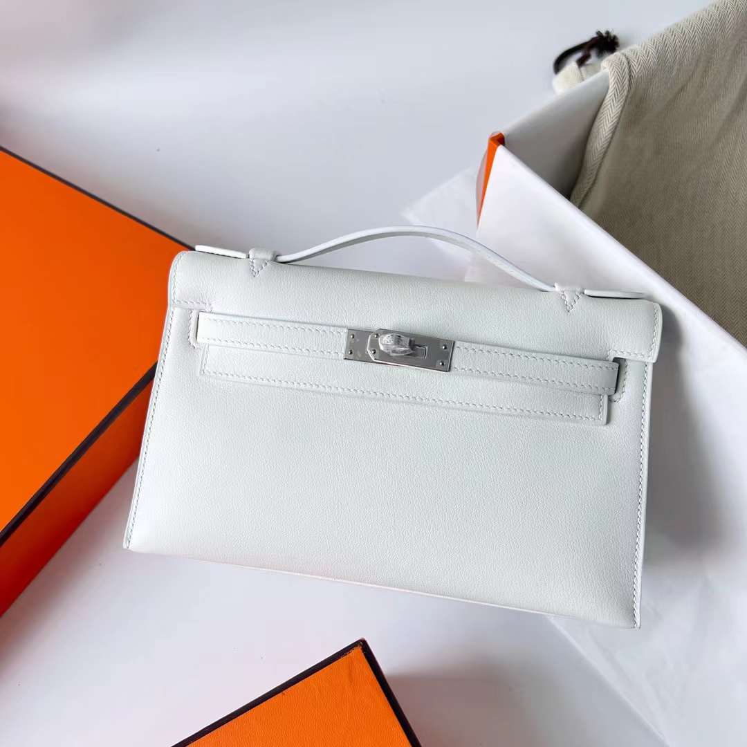 Hermès（爱马仕）Mini Kelly Pochette Swift 01 纯白 银扣 22cm 全手工蜡线缝制 Phw