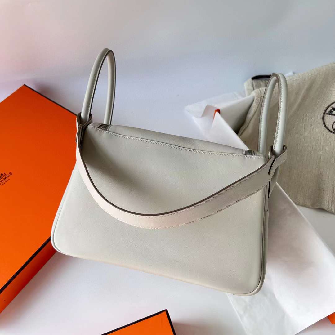 Hermès（爱马仕）Lindy 琳迪包 Swift Ck80 珍珠灰 银扣 26cm 全手工蜡线缝制 Phw