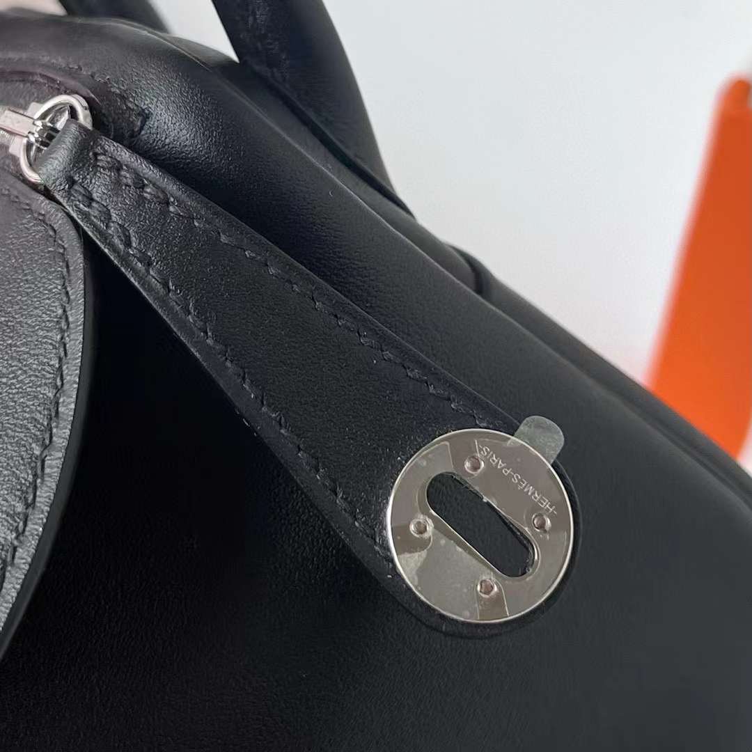 Hermès（爱马仕）Mini Lindy 迷你琳迪包 Swift Ck89 黑色 银扣 19cm 全手工蜡线缝制 Phw