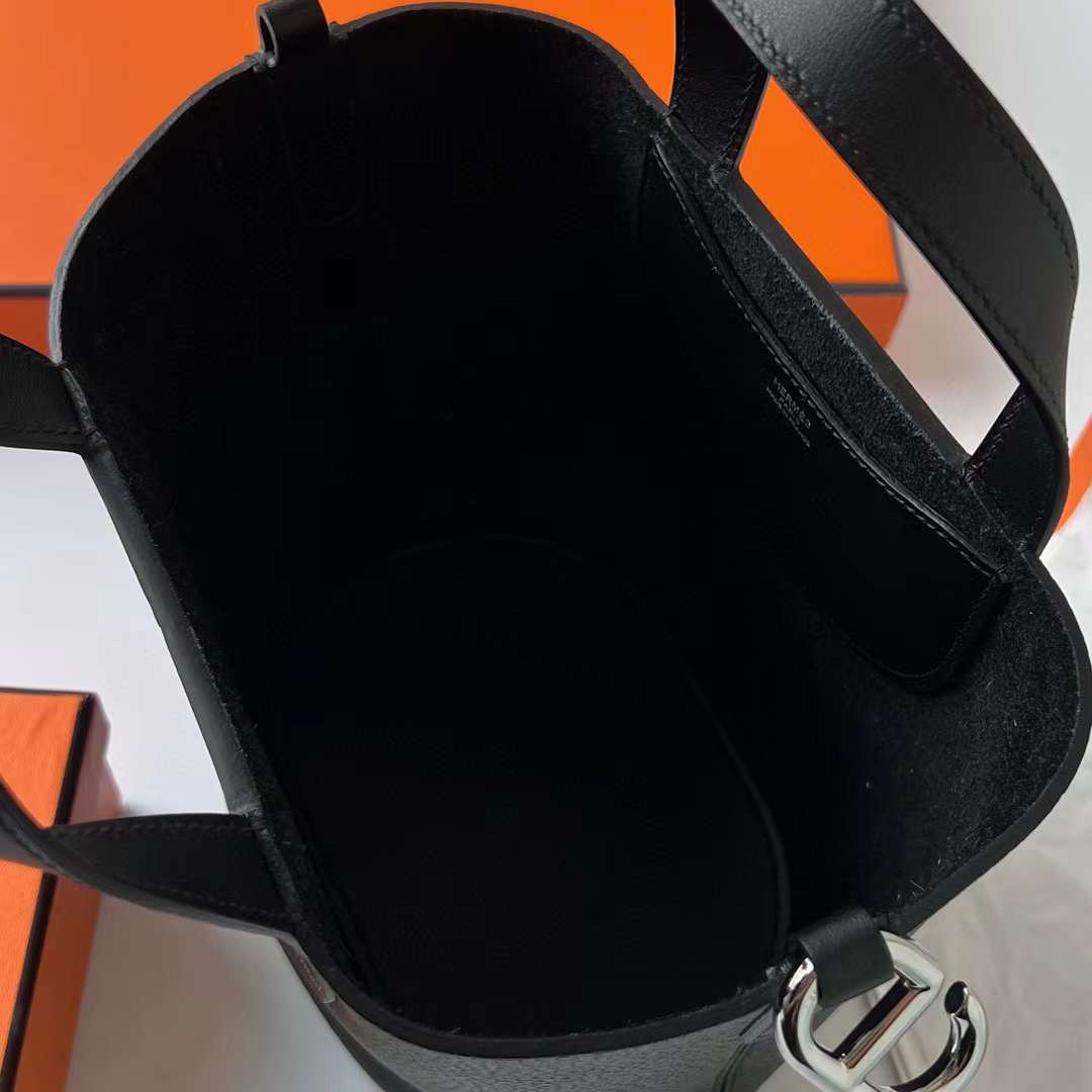 Hermès（爱马仕）In The Loop 猪鼻子 菜篮子 Clemence 拼 Swift Ck89 黑色 银扣 18cm 全手工蜡线缝制 Phw