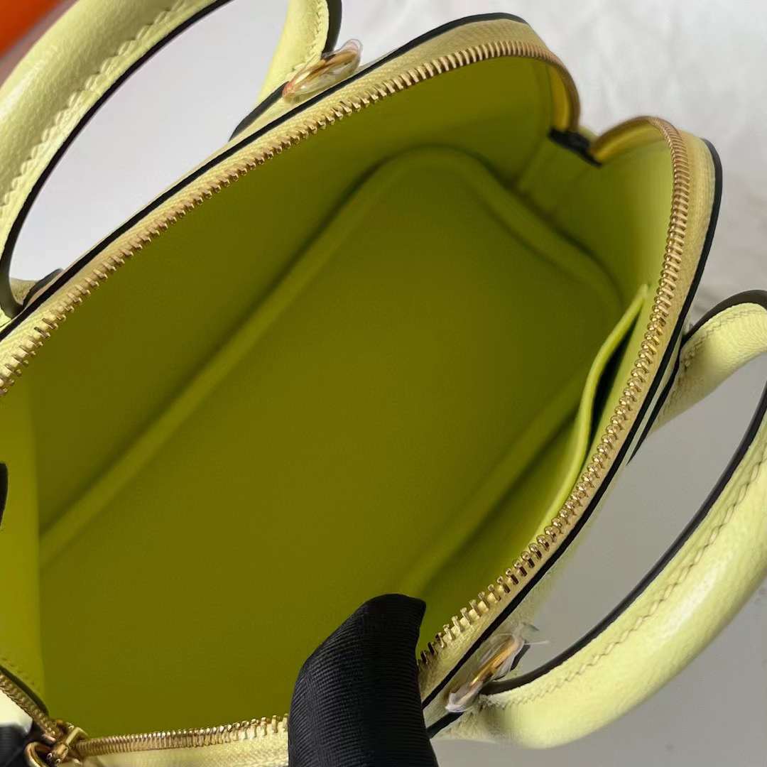 Hermès（爱马仕）Mini Bolide 迷你保龄球包 Chevre 进口山羊皮 R9 嫩芽黄 金扣 19cm 全手工蜡线缝制 Ghw