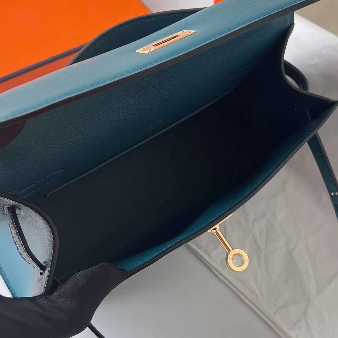 Hermès（爱马仕）Mini Kelly Pochette Swift W0 博斯普鲁斯绿 金扣 22cm 全手工蜡线缝制 Ghw