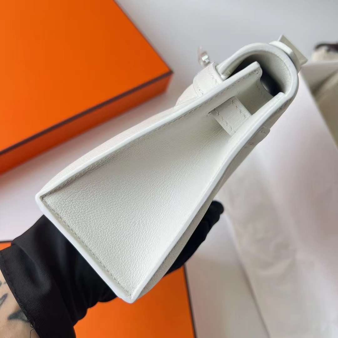 Hermès（爱马仕）Mini Kelly Pochette Swift 01 纯白 银扣 22cm 全手工蜡线缝制 Phw