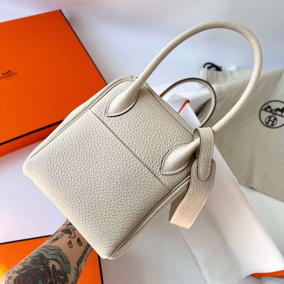 Hermès（爱马仕）Lindy 琳迪包 Clemence Ck10 奶昔白 金扣 26cm 全手工蜡线缝制 Ghw