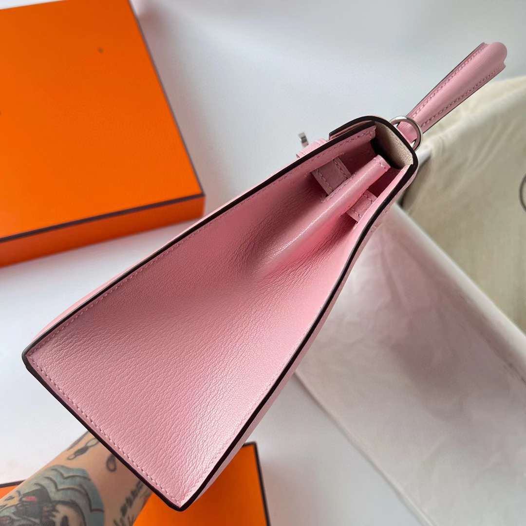 Hermès（爱马仕）Kelly 凯莉包 Chevre 进口山羊皮 3Q 新粉色 内拼 I2 奶油白 银扣 25cm 全手工蜡线缝制 Phw