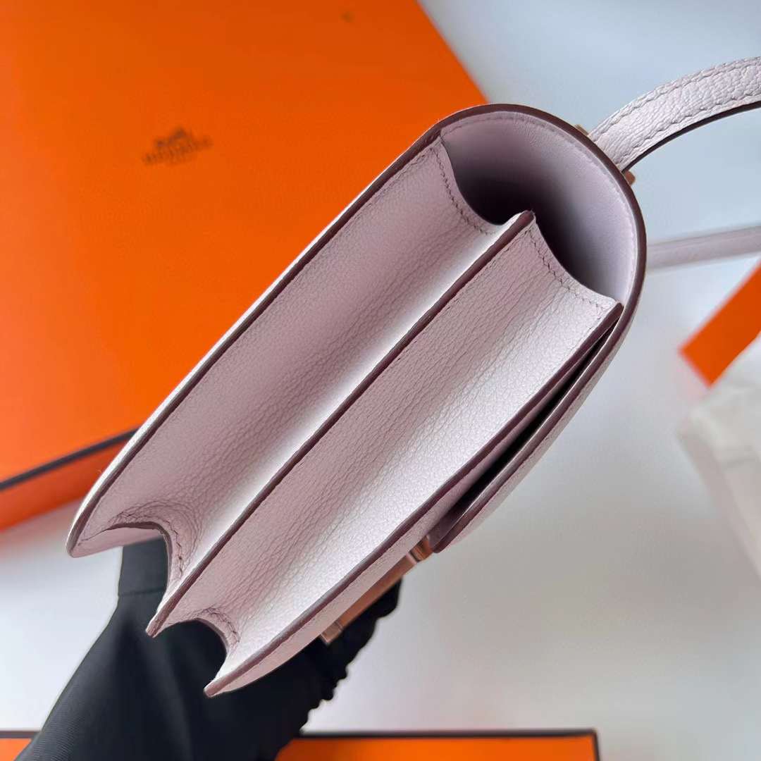 Hermès（爱马仕）Constance 空姐包 Chevre 进口山羊皮 09 梦幻粉紫 玫瑰金扣 19cm 全手工蜡线缝制 Rghw
