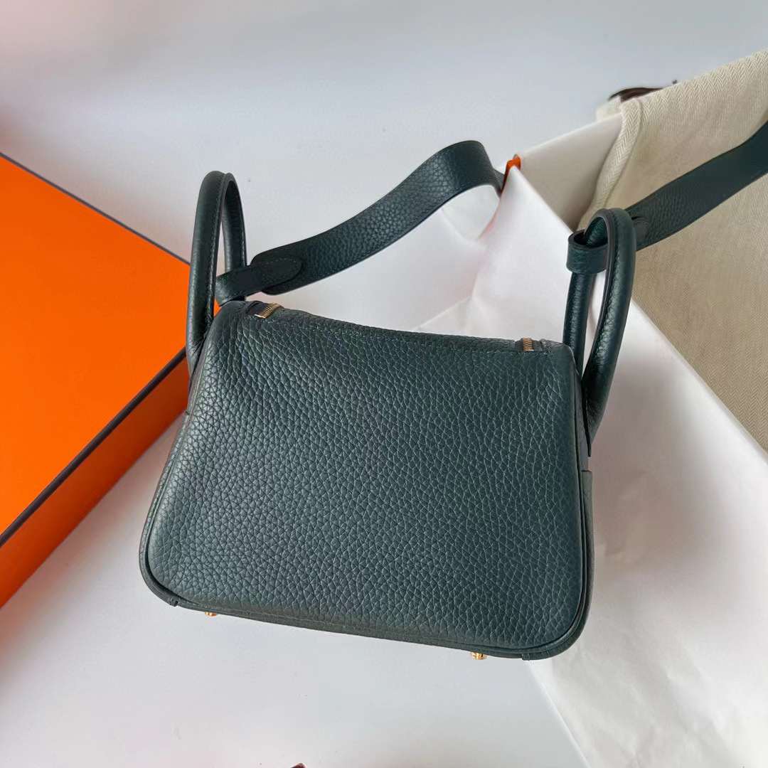 Hermès（爱马仕）Mini Lindy 迷你琳迪包 Clemence 6O 松柏绿 金扣 19cm 全手工蜡线缝制 Ghw