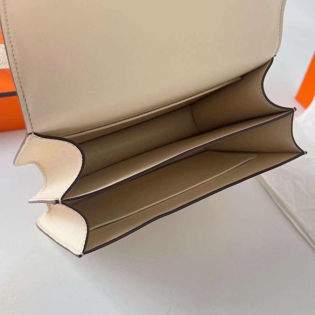 Hermès（爱马仕）Constance 空姐包 Epsom I2 奶油白 玫瑰金扣 19cm 全手工蜡线缝制 RGhw