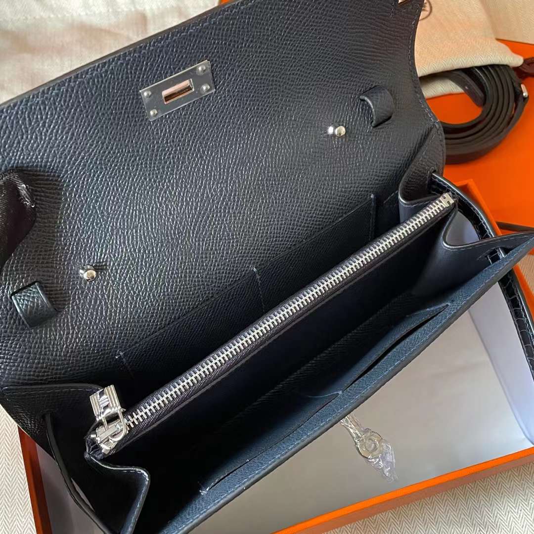 Hermès（爱马仕）Kelly to go woc epsom 拼 亮面美洲鳄鱼皮 ck89 黑色 金扣 20cm
