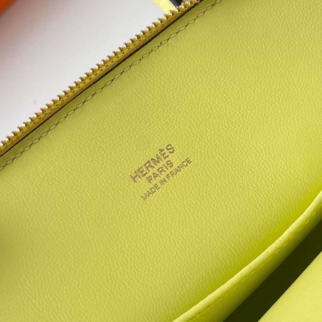 Hermès（爱马仕）Mini Bolide 迷你保龄球包 Chevre 进口山羊皮 R9 嫩芽黄 金扣 19cm 全手工蜡线缝制 Ghw