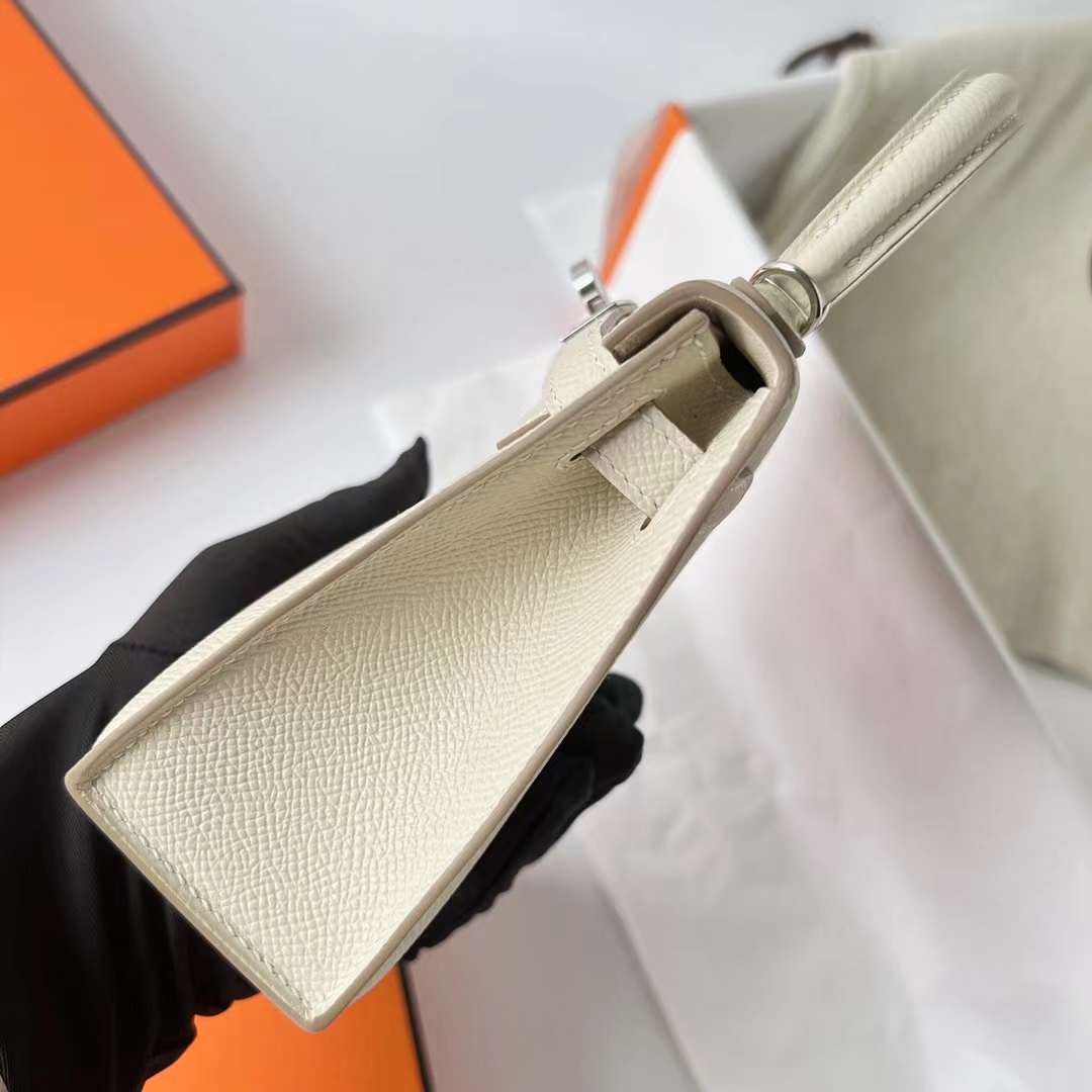 Hermès（爱马仕）mini Kelly 迷你凯莉 Epsom Ck10 奶昔白 银扣 19cm 全手工蜡线缝 Phw