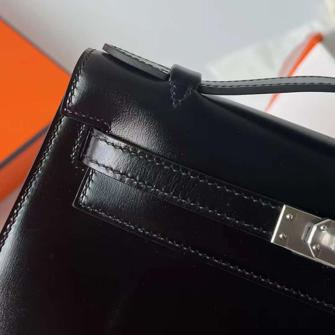 Hermès（爱马仕）Mini Kelly Pochette Boxcalf Ck89 黑色 银扣 22cm 全手工蜡线缝制 Phw