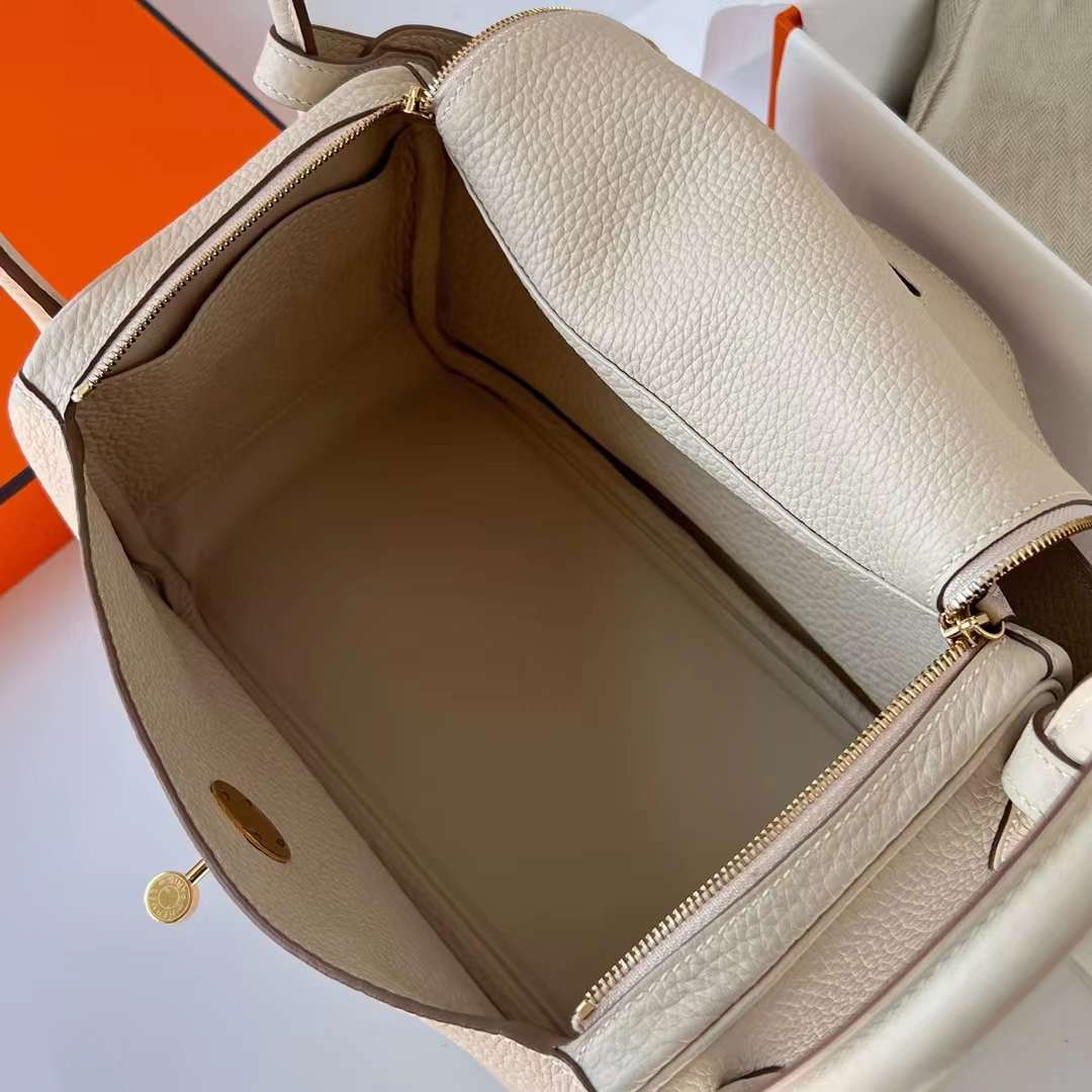 Hermès（爱马仕）Lindy 琳迪包 Clemence Ck10 奶昔白 金扣 26cm 全手工蜡线缝制 Ghw