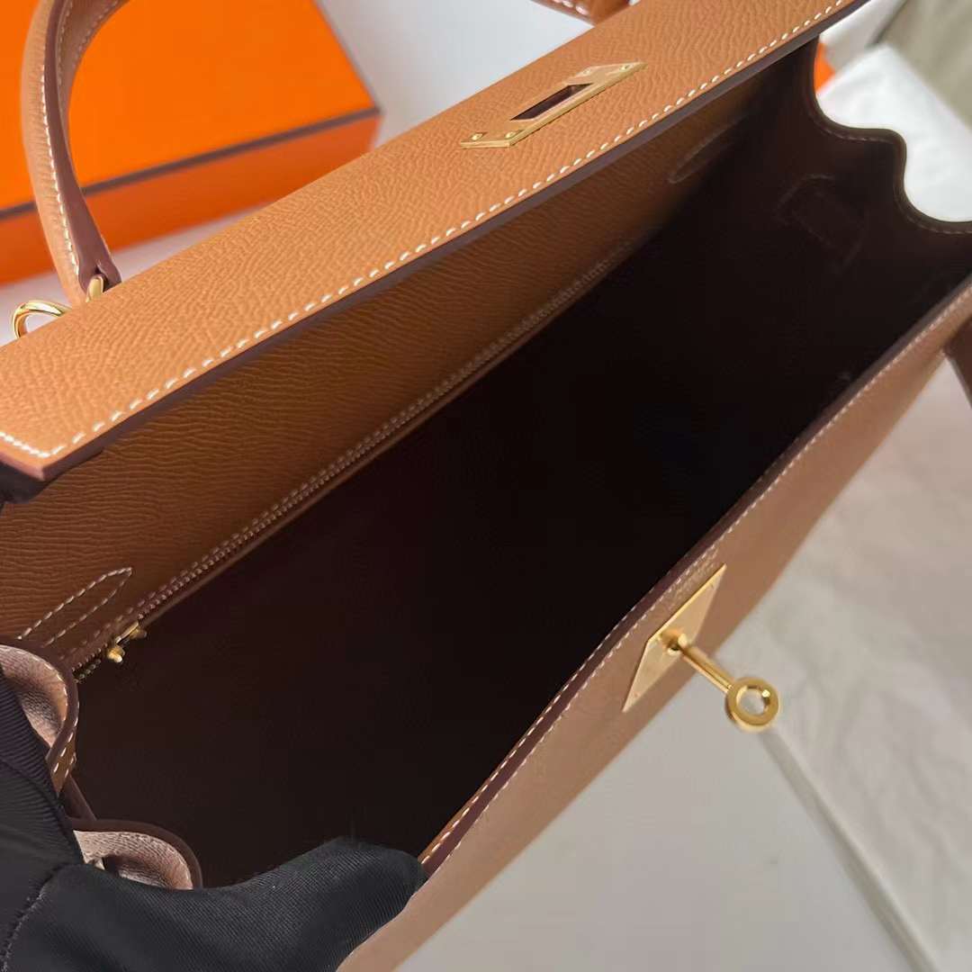 Hermès（爱马仕）Kelly 凯莉包 Epsom 进口德国手掌纹皮 Ck37 金棕色 金扣 32cm 全手工蜡线缝制 Ghw