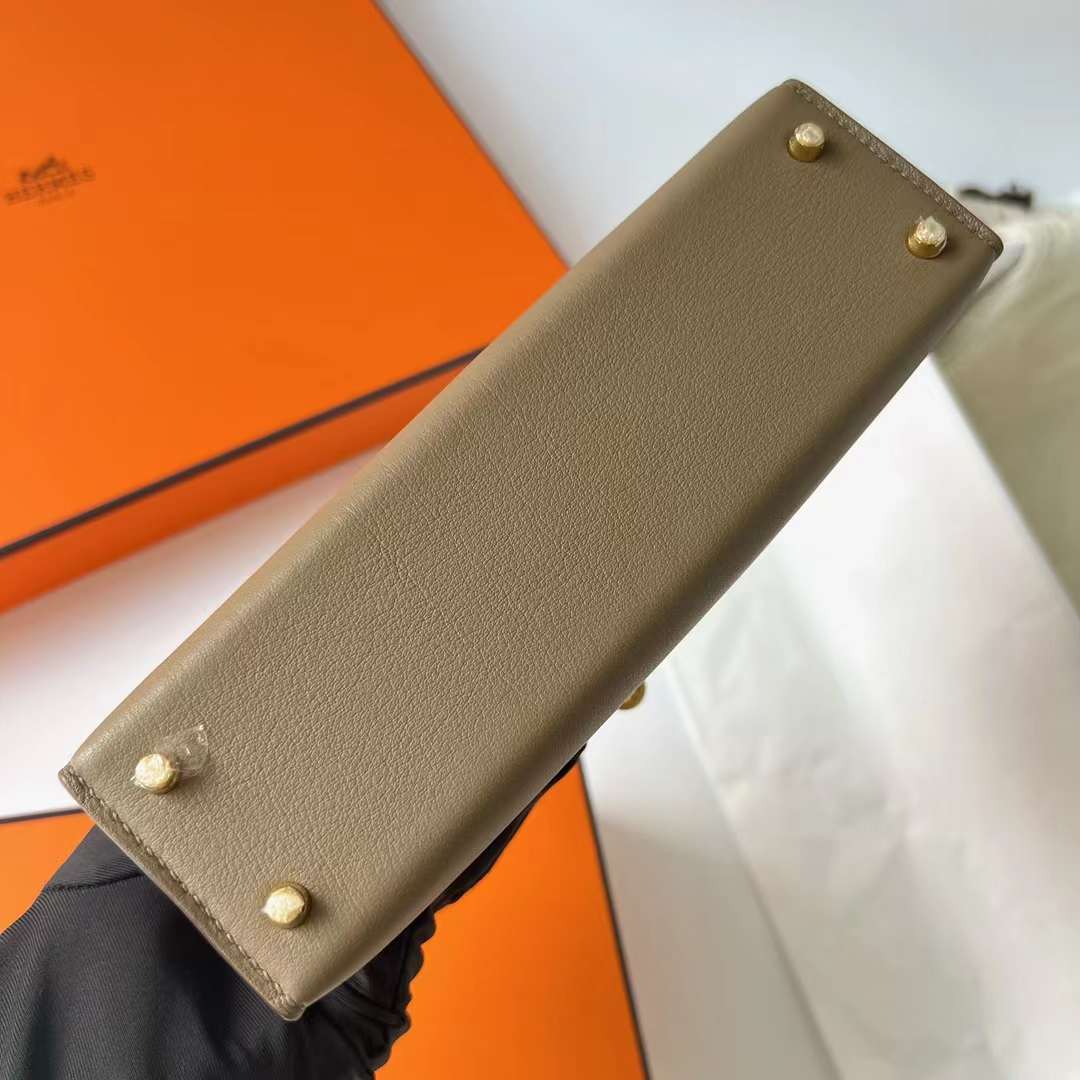 Hermès（爱马仕）Mini Kelly 迷你凯莉 Swift Ck18 大象灰 金扣 19cm 全手工蜡线缝制 Ghw