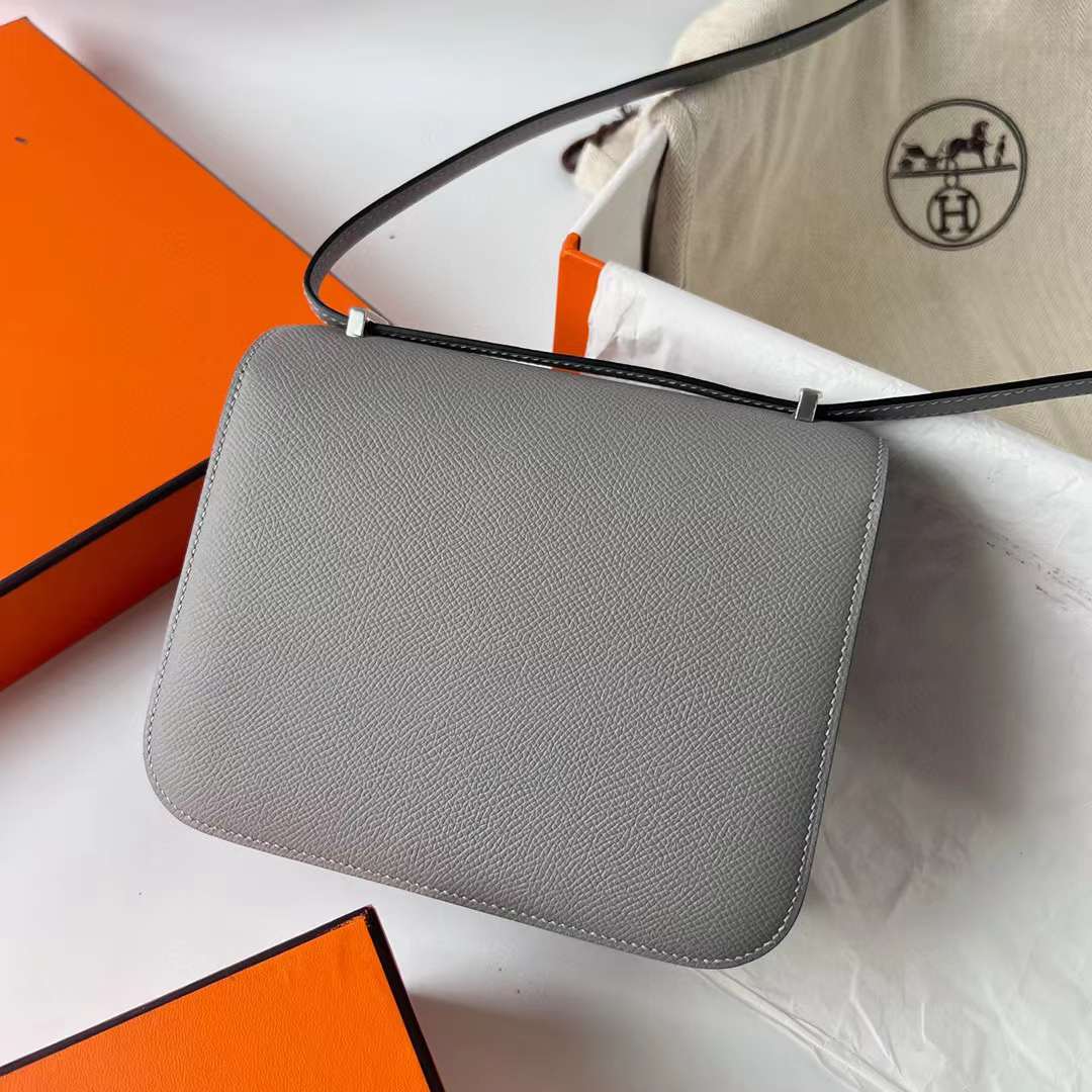 Hermès（爱马仕）Constance 空姐包 Epsom 4Z 海鸥灰 银扣 19cm 全手工蜡线缝制 phw