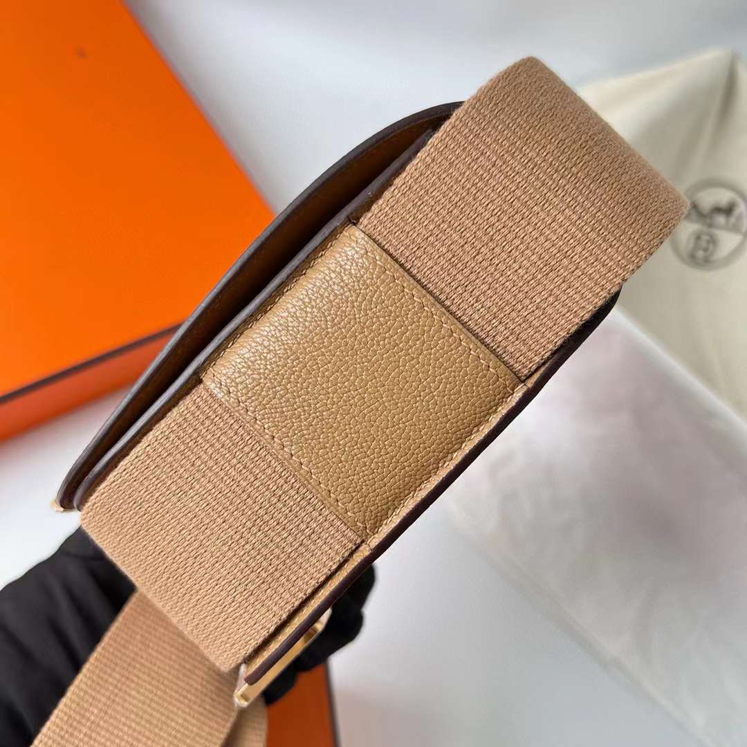 Hermès（爱马仕）Geta 木屐包 Chevre 进口山羊皮 0M 奶茶色 金扣 20cm 全手工蜡线缝制 Ghw