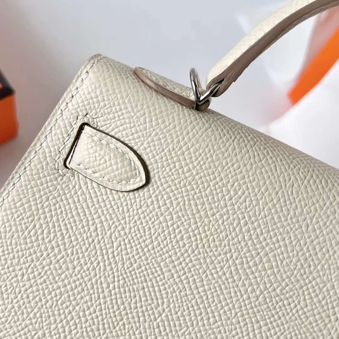 Hermès（爱马仕）mini Kelly 迷你凯莉 Epsom Ck10 奶昔白 银扣 19cm 全手工蜡线缝 Phw