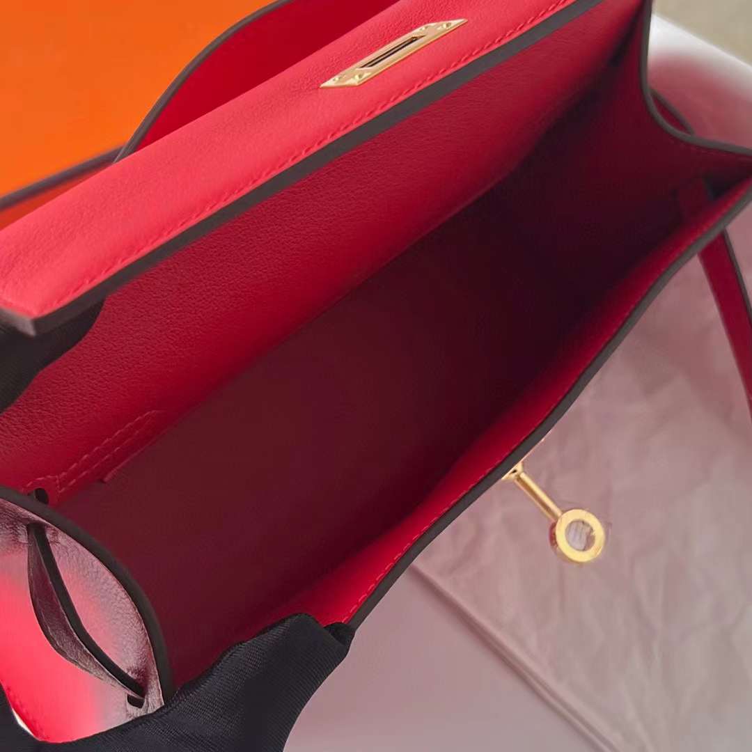 Hermès（爱马仕）Mini Kelly Pochette Swift S3 心红色 金扣 22cm 全手工蜡线缝制 Ghw