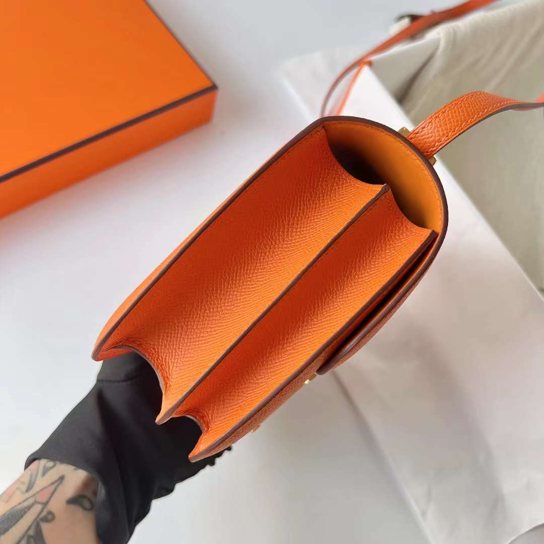 Hermès（爱马仕）Constance 空姐包 Epsom Ck93 橙色 金扣 19cm 全手工蜡线缝制 Ghw