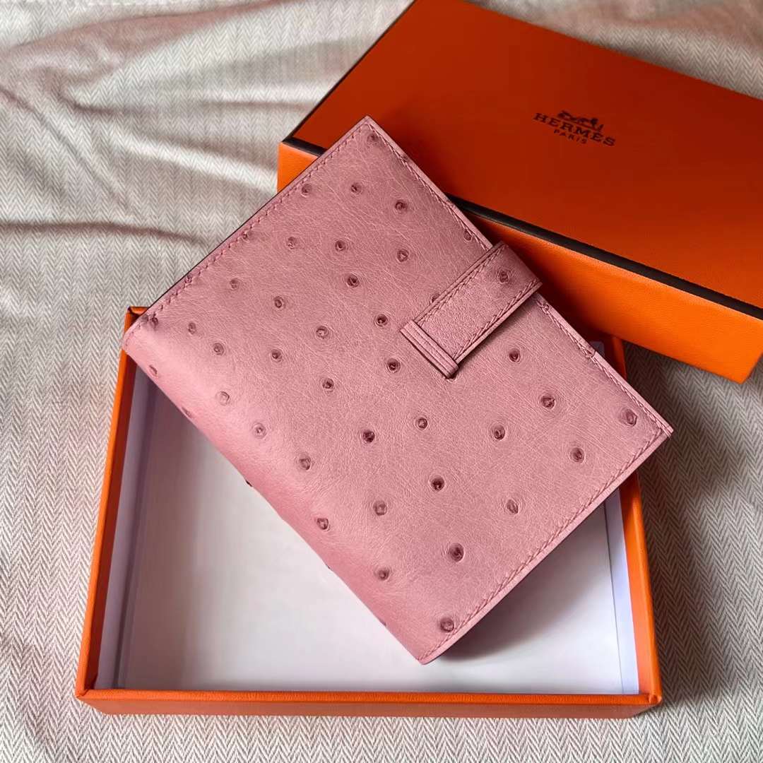 Hermès（爱马仕）Bearn Short Wallet Ostrich 进口鸵鸟皮 Ck94 陶瓷粉 银扣 全手工蜡线缝制