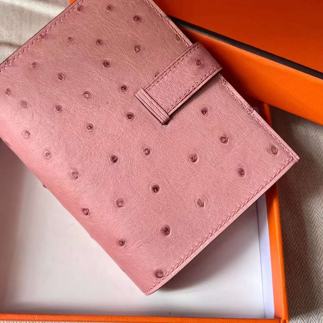 Hermès（爱马仕）Bearn Short Wallet Ostrich 进口鸵鸟皮 Ck94 陶瓷粉 银扣 全手工蜡线缝制