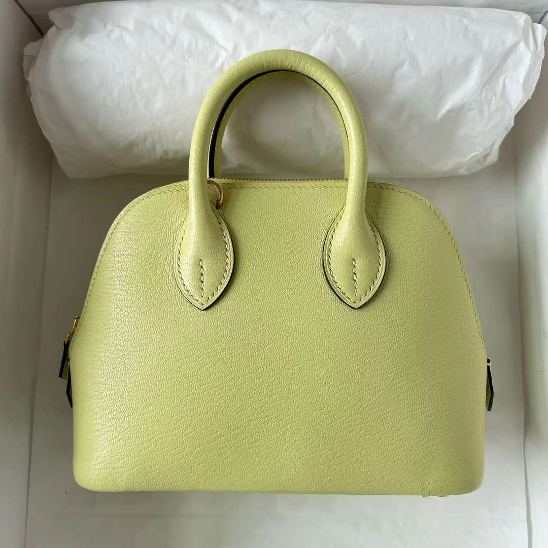 Hermès（爱马仕）Mini Bolide 迷你保龄球包 Chevre 进口山羊皮 R9 嫩芽黄 金扣 19cm 全手工蜡线缝制 Ghw