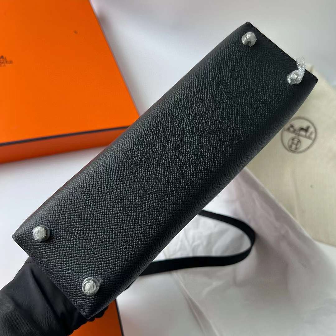 Hermès（爱马仕）Verrou 机枪包 Epsom Ck89 黑色 银扣 21cm 全手工蜡线缝制 Phw