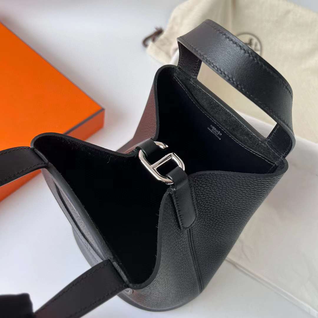 Hermès（爱马仕）In The Loop 猪鼻子 菜篮子 Clemence 拼 Swift Ck89 黑色 银扣 18cm 全手工蜡线缝制 Phw