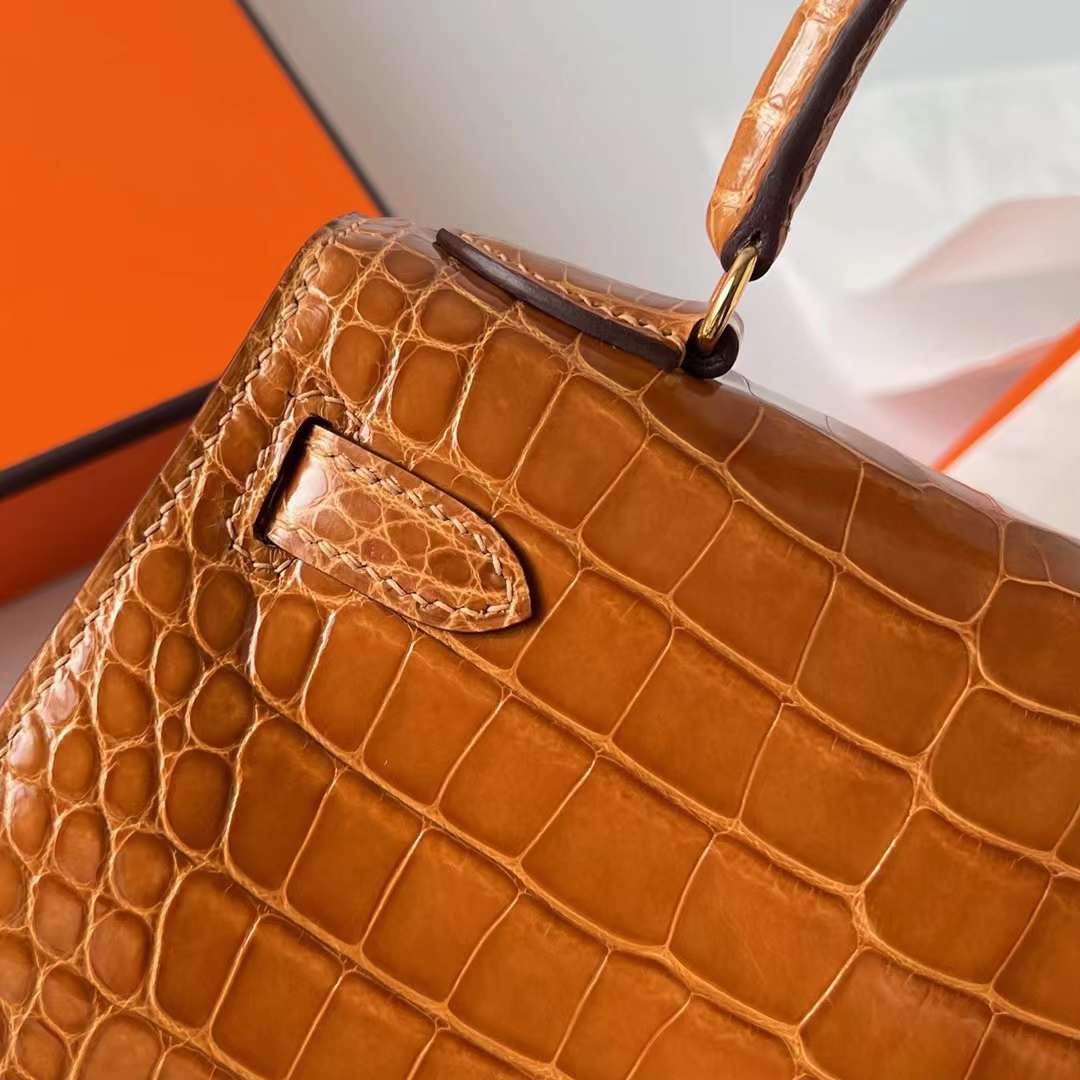 Hermès（爱马仕）Kelly 大耳朵 亮面美洲鳄鱼皮 Shiny Alligator Crocodile A1 焦糖色 金扣 20cm 全手工蜡线缝制 Ghw