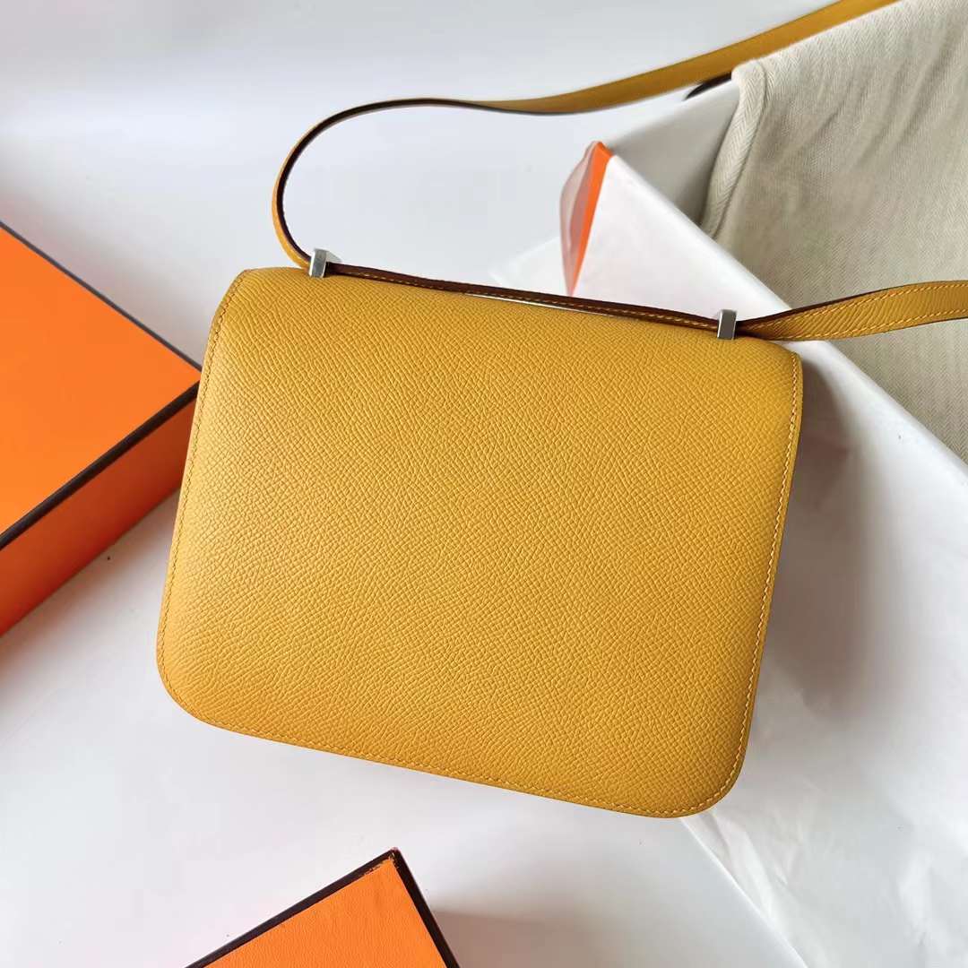 Hermès（爱马仕）Constance 空姐包 Epsom 9D 琥珀黄 银扣 19cm 全手工蜡线缝制 Phw