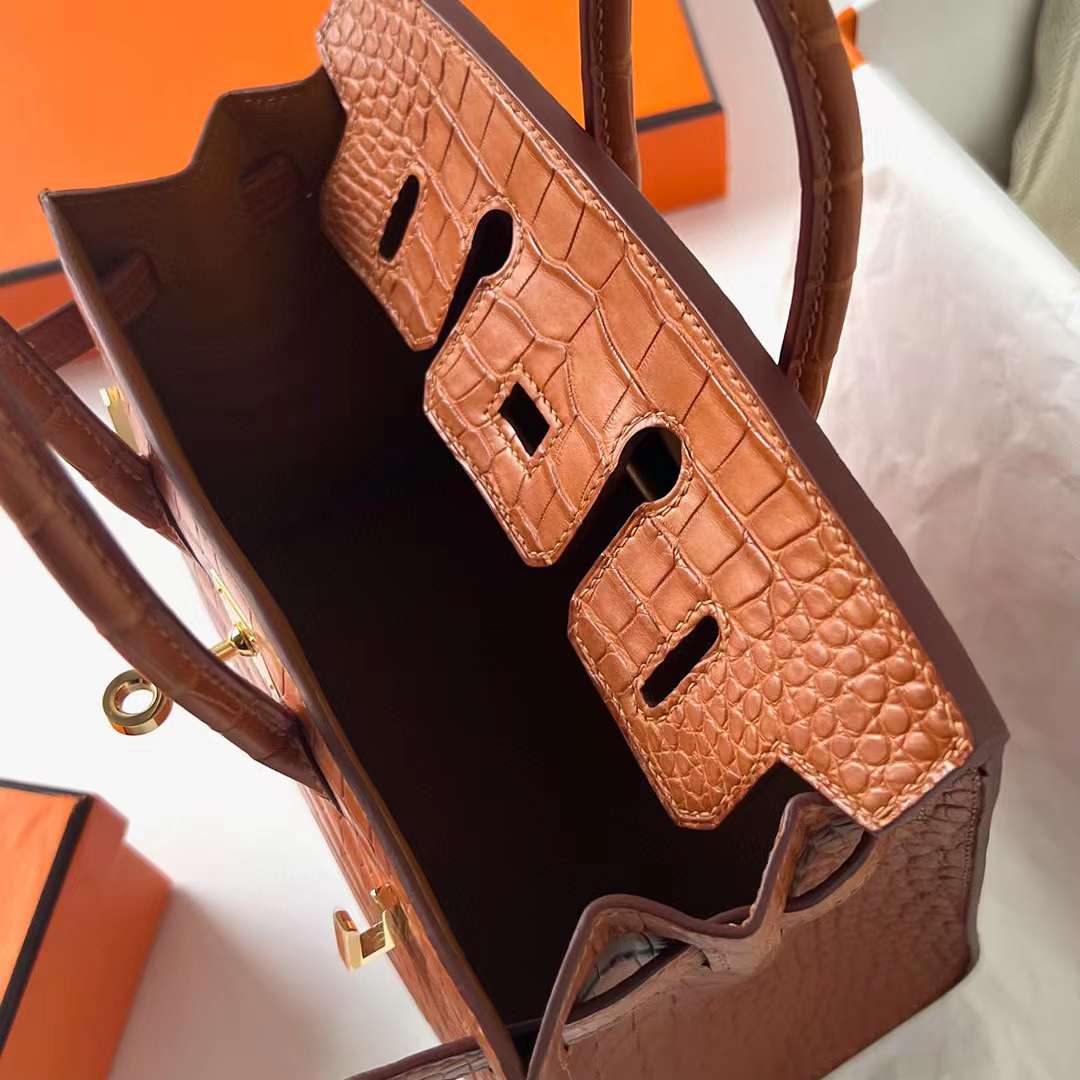 Hermès（爱马仕）Birkin 铂金包 雾面美洲鳄鱼皮 Matte Alligator Crocodile Ck37 金棕色 金扣 20cm 全手工蜡线缝制 Ghw