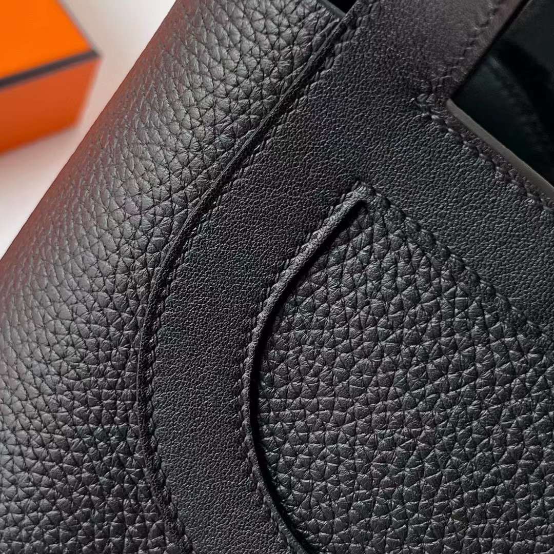 Hermès（爱马仕）In The Loop 猪鼻子 菜篮子 Clemence 拼 Swift Ck89 黑色 银扣 18cm 全手工蜡线缝制 Phw