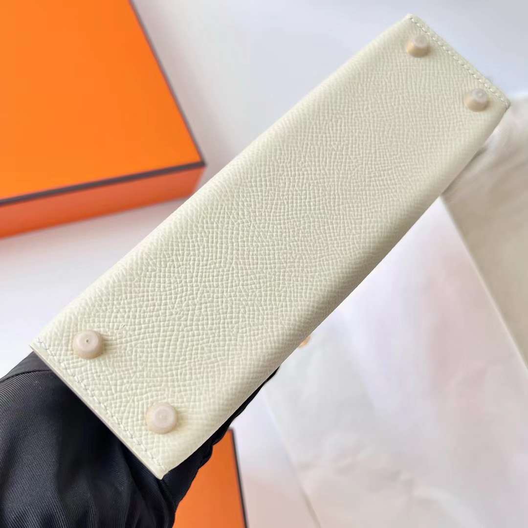 Hermès（爱马仕）Mini Kelly 迷你凯莉 Epsom Ck10 奶昔白 金扣 19cm 全手工蜡线缝制 Ghw